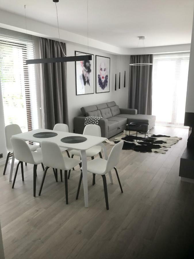 Apartament Baltica Z Ogrodkiem - W Ustronnym Miejscu Tuz Przy Plazy Rogowo  Exterior foto