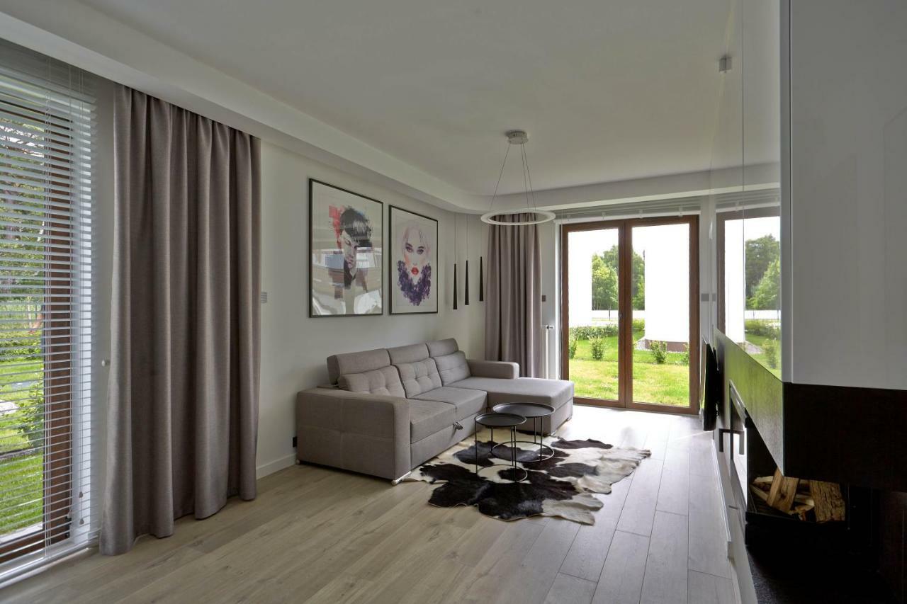 Apartament Baltica Z Ogrodkiem - W Ustronnym Miejscu Tuz Przy Plazy Rogowo  Exterior foto